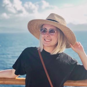 Meet your Posher, Emily